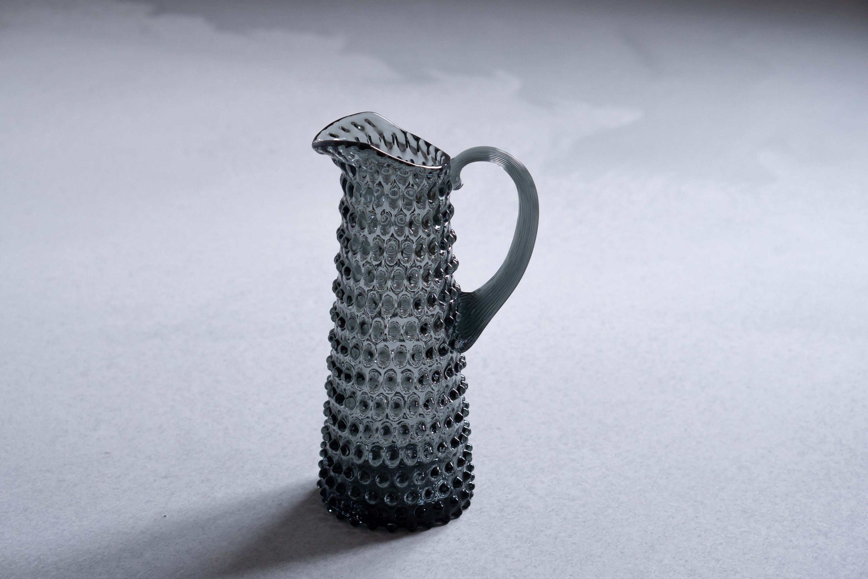 Pitcher 1l, Studded Smoked Grey, Klimchi