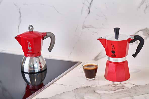 Cafetière Italienne 6 Tasses, Moka Induction Rouge, Bialetti