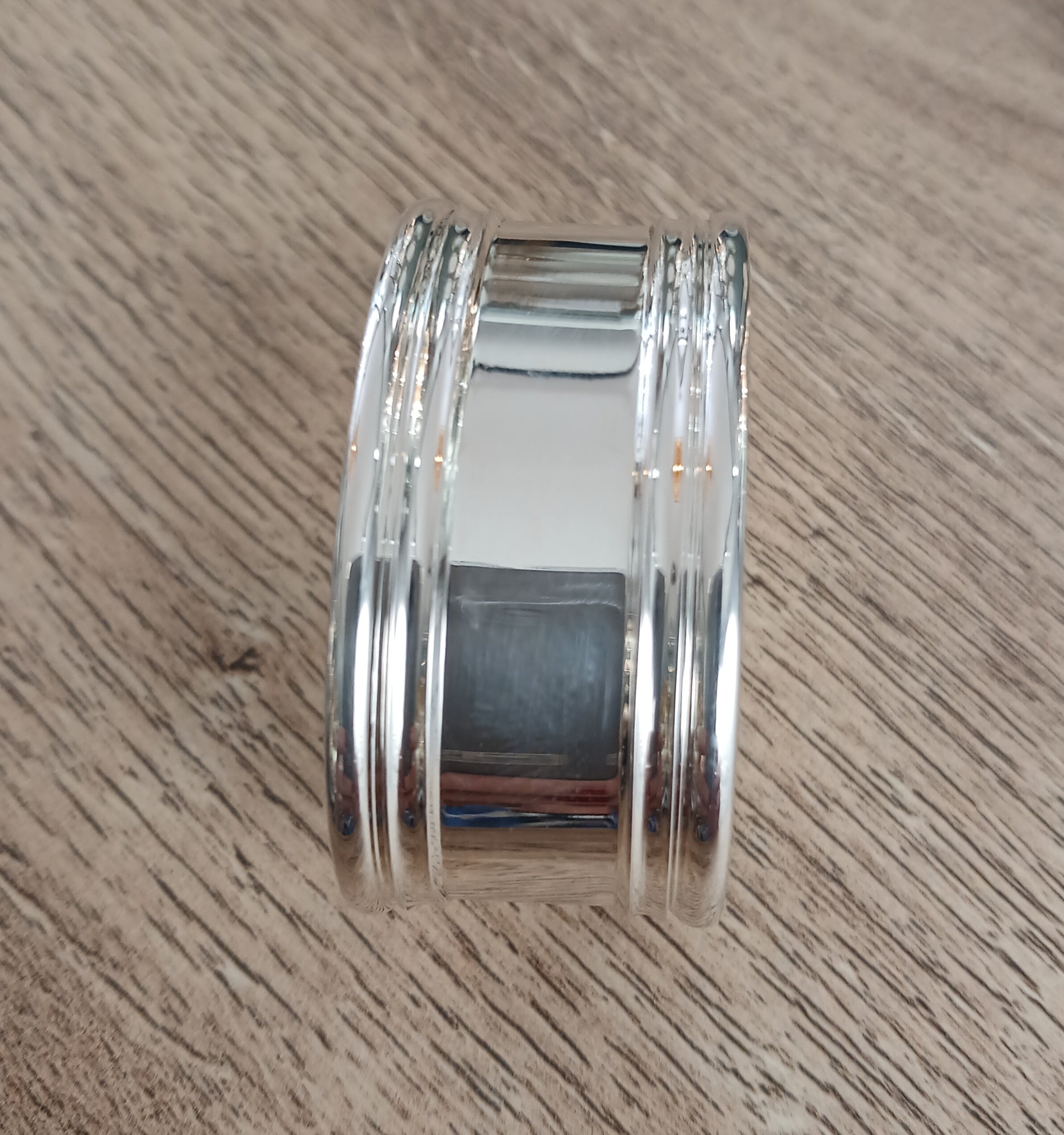 Rond de serviette ovale, Inglese AM