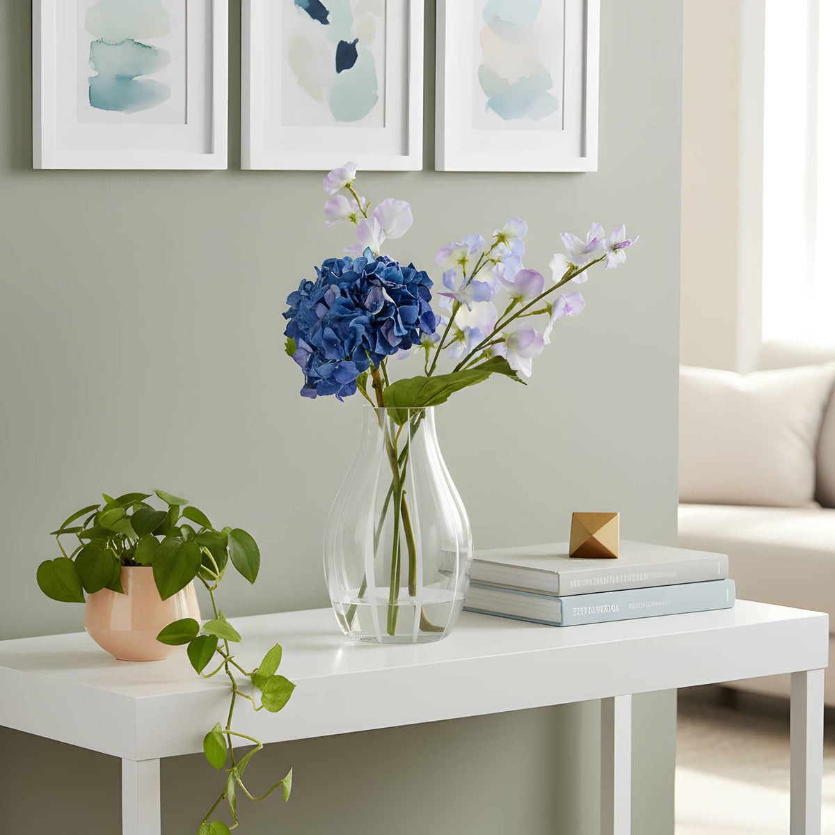 Vase en verre blanc Linea, DRH