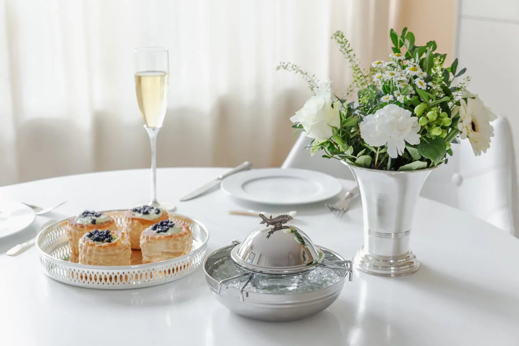 Plat à caviar en forme d'esturgeon (hauteur 12,5 cm, Ø 17,5 cm), Edzard