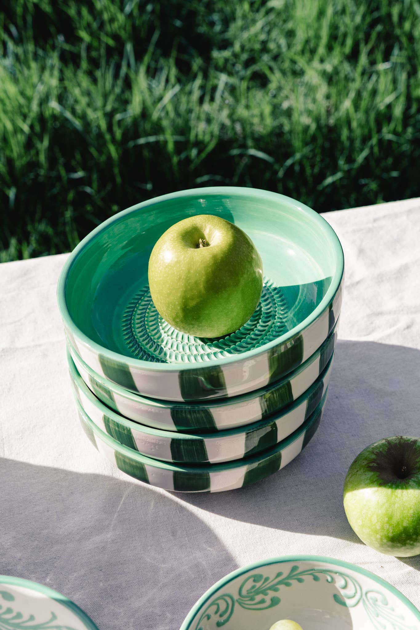 Râpe à ail - grande assiette en céramique vert jade: SIN PACKAGING