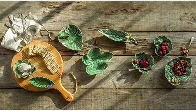 Néflier à feuilles avec escargot