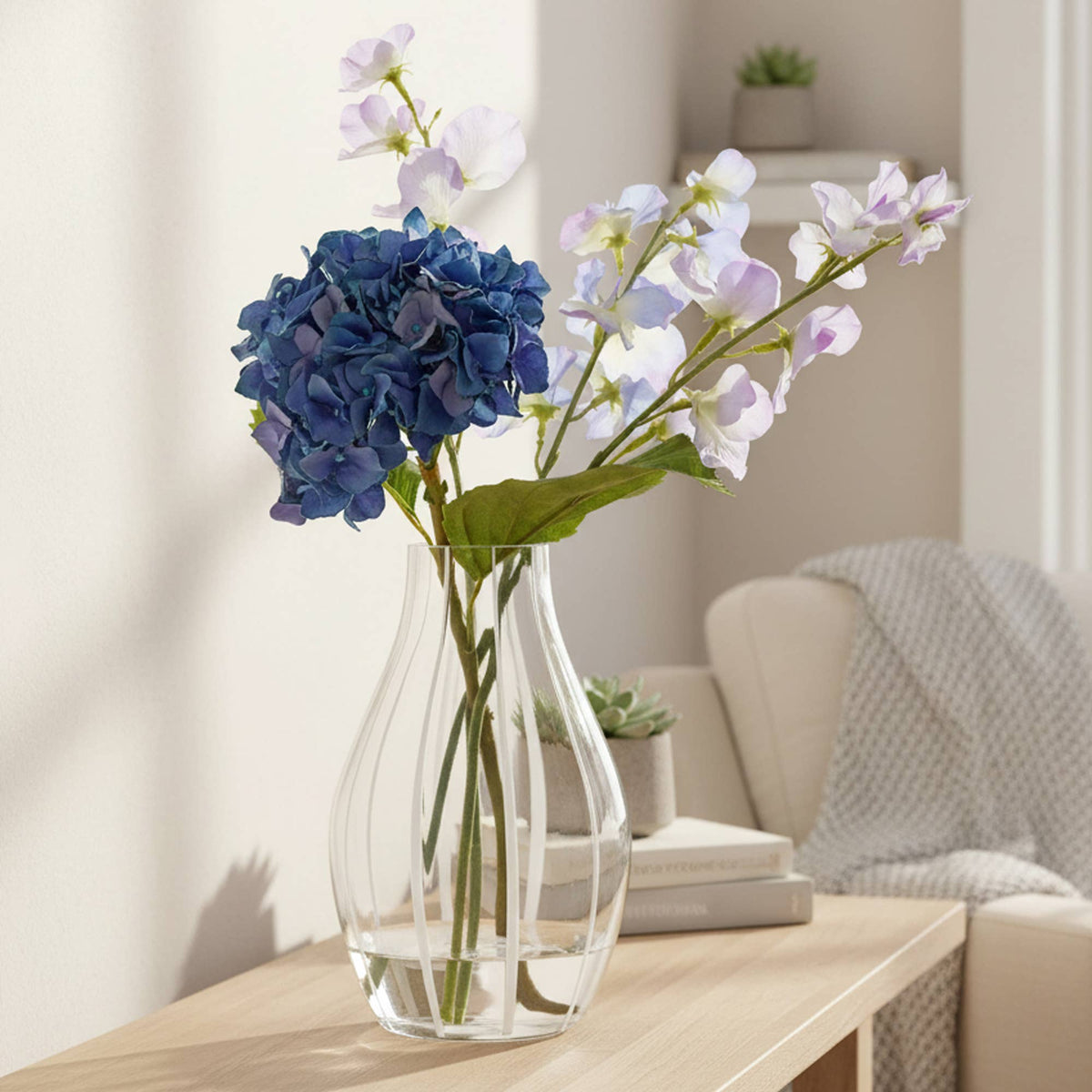 Vase en verre blanc Linea, DRH