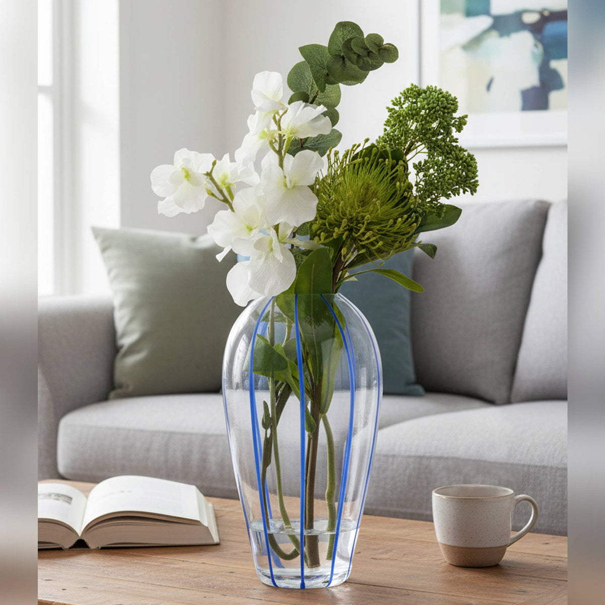 Vase en verre bleu Linea, DRH