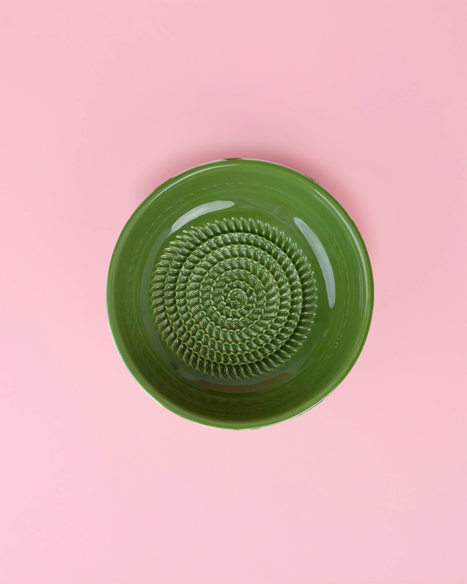Bol râpe-ail moyen en céramique vert olive: CON PACKAGING