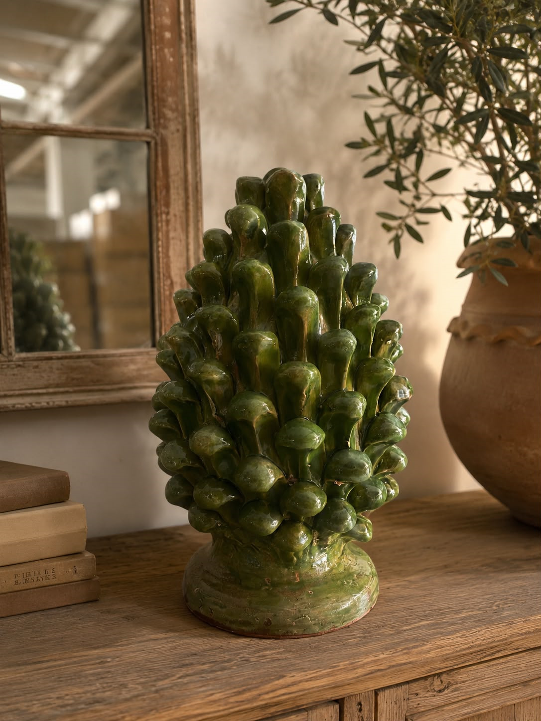 Pomme de pin en terre cuite verte H.16x25 cm