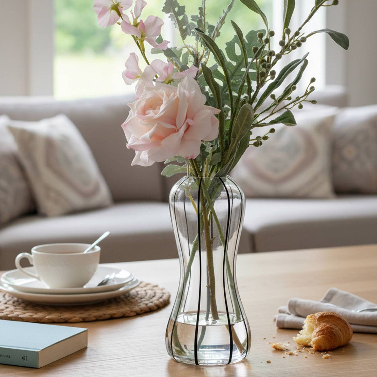 Vase Linea en verre noir, DRH