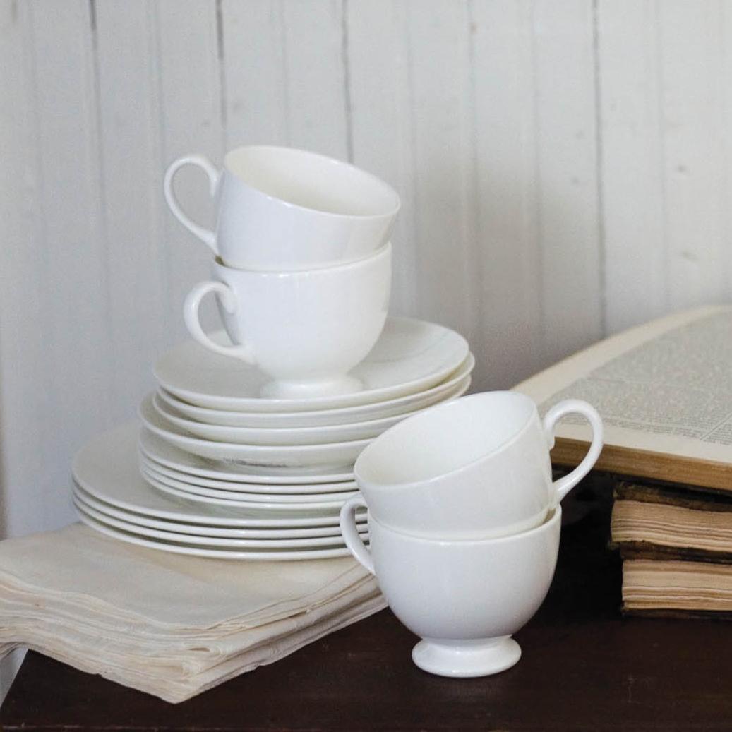 Lot 12 Paires Thé 12 Assiettes Gâteaux 18 cm Jasper Conran White, Wedgwood