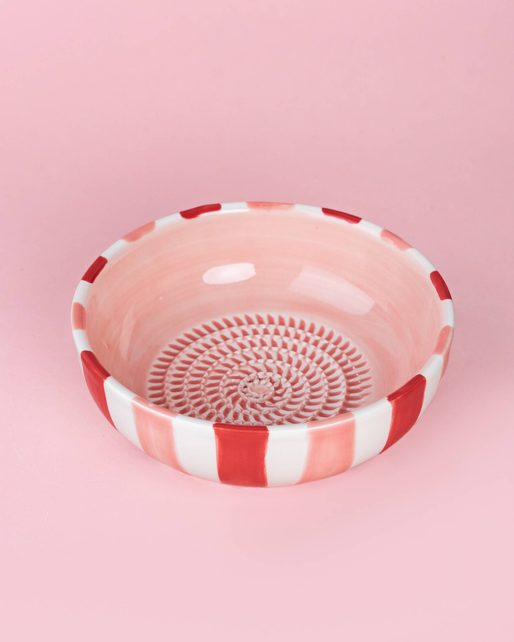 Assiette râpe-ail en céramique - rose moyen et rouge - Sweetheart: AVEC EMBALLAGE
