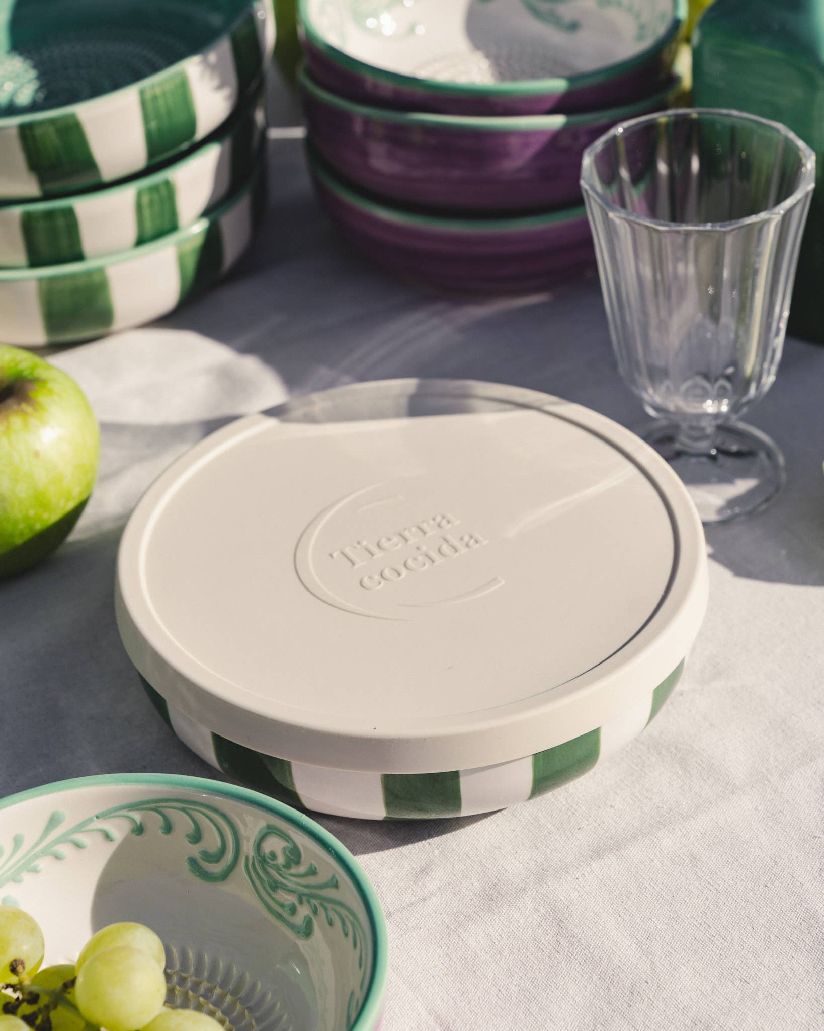 Râpe à ail - grande assiette en céramique vert jade: SIN PACKAGING