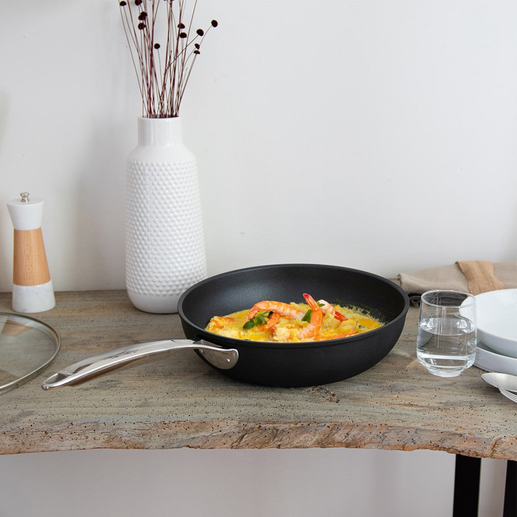 Sauteuse antiadhésive en aluminium + couvercle, Castel'Pro Ultralu, Cristel