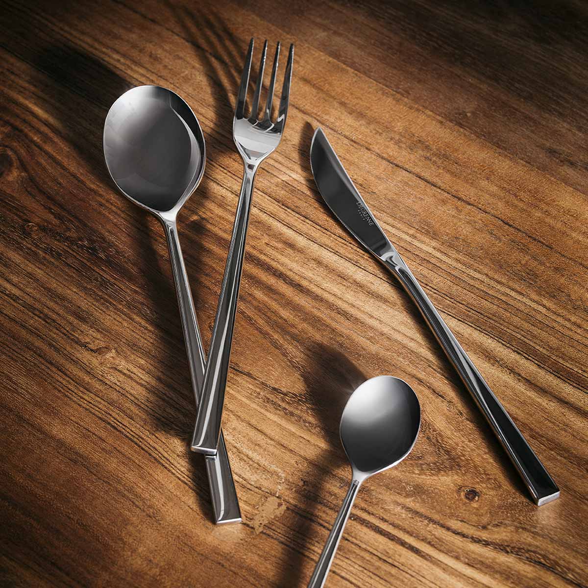 Couteau de table monobloc lame scie, Fuse Acier, Guy Degrenne
