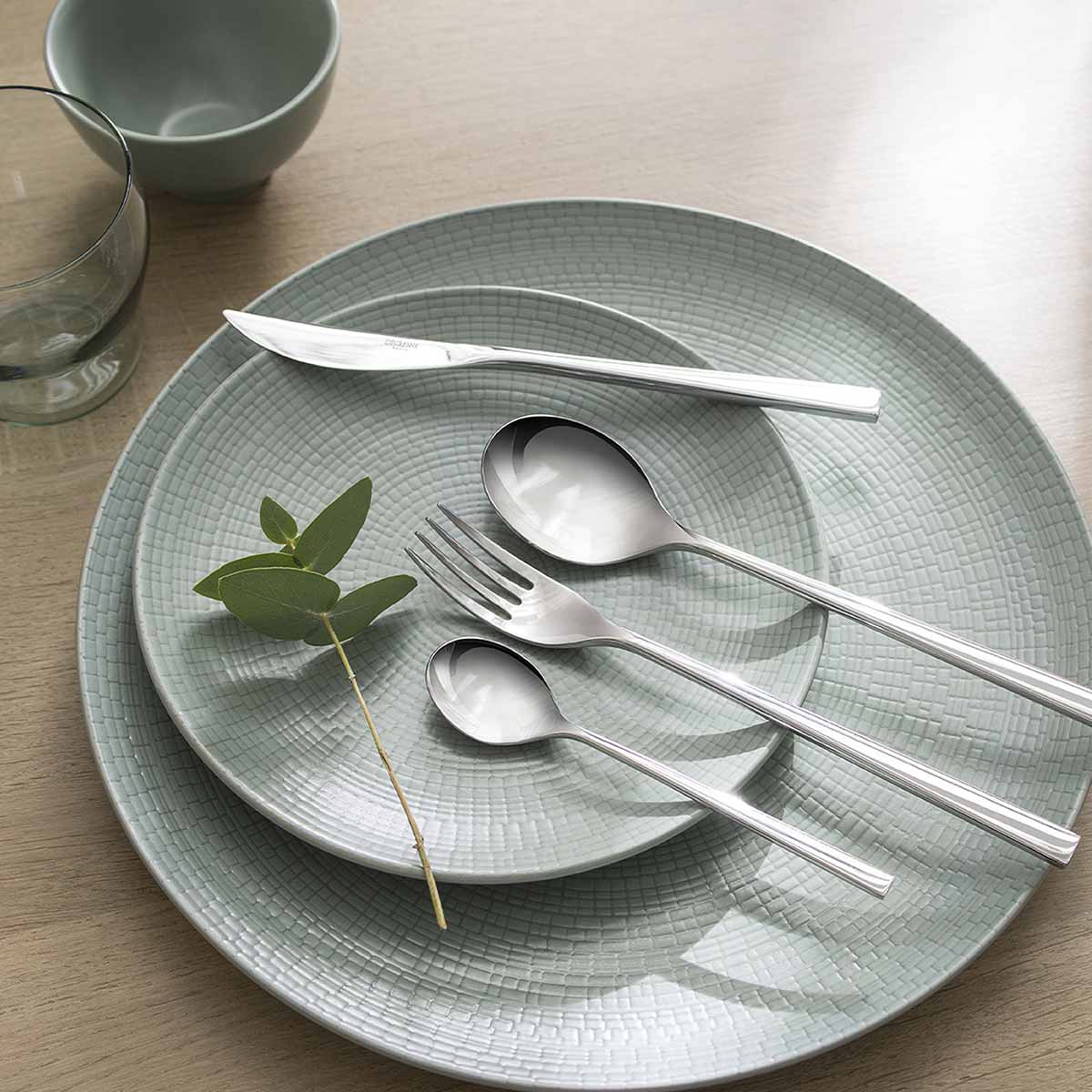Couteau de table monobloc lame scie, Fuse Acier, Guy Degrenne