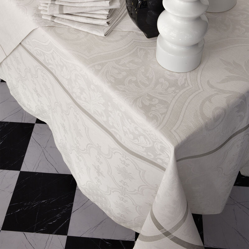 nappe_armoiries_lys_zoom.jpg