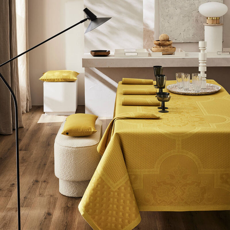 nappe_palais-venitien_ocre_amb.jpg