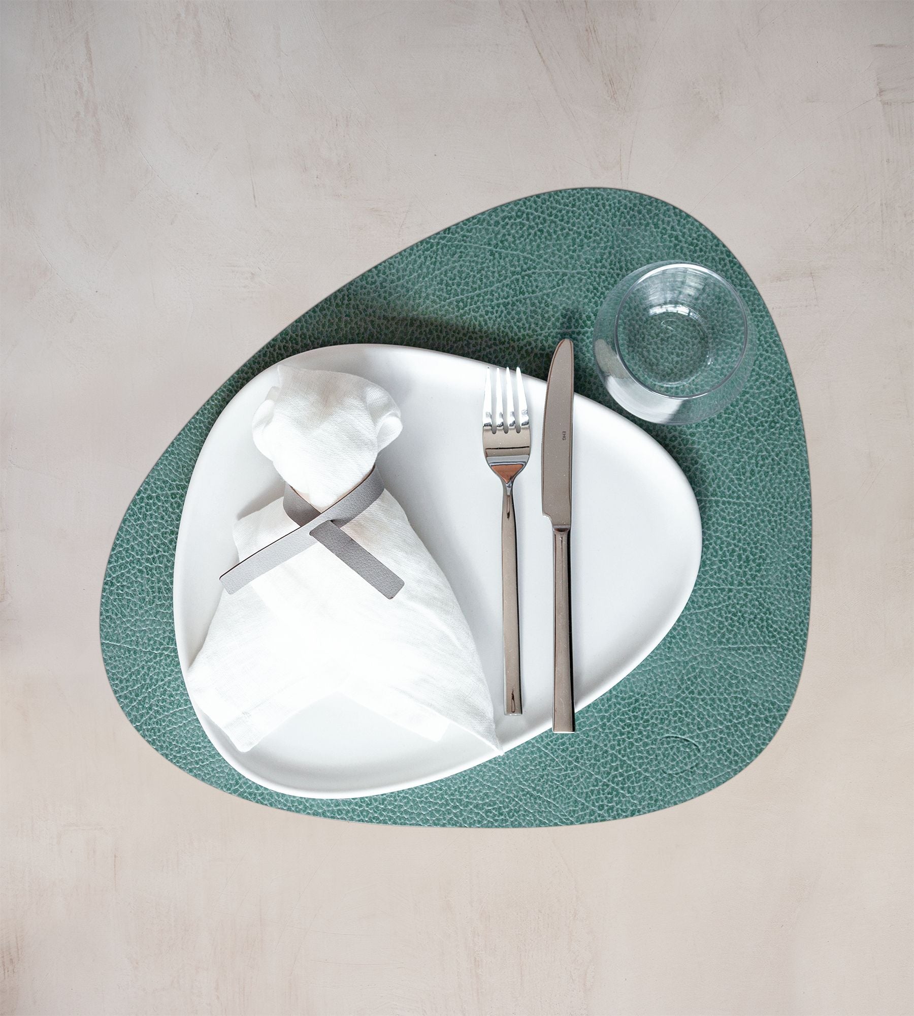 Set de table forme Curve L Hippo, Pastel green, Linddna